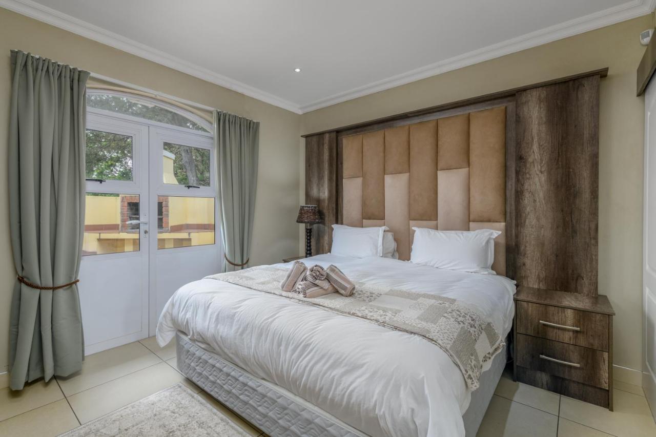 Villa Caylee Caribbean Estates - Ultra-Luxurious - Rimas Interiors Designs - Private Beachfront Escape - Premium Serviced For 8 Guests Port Edward Luaran gambar
