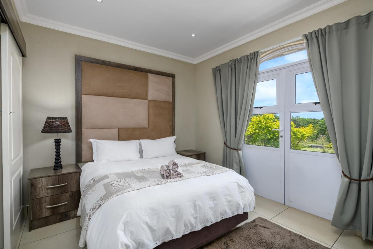 Villa Caylee Caribbean Estates - Ultra-Luxurious - Rimas Interiors Designs - Private Beachfront Escape - Premium Serviced For 8 Guests Port Edward Luaran gambar