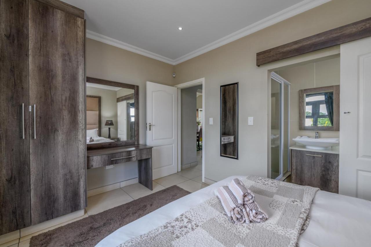 Villa Caylee Caribbean Estates - Ultra-Luxurious - Rimas Interiors Designs - Private Beachfront Escape - Premium Serviced For 8 Guests Port Edward Luaran gambar