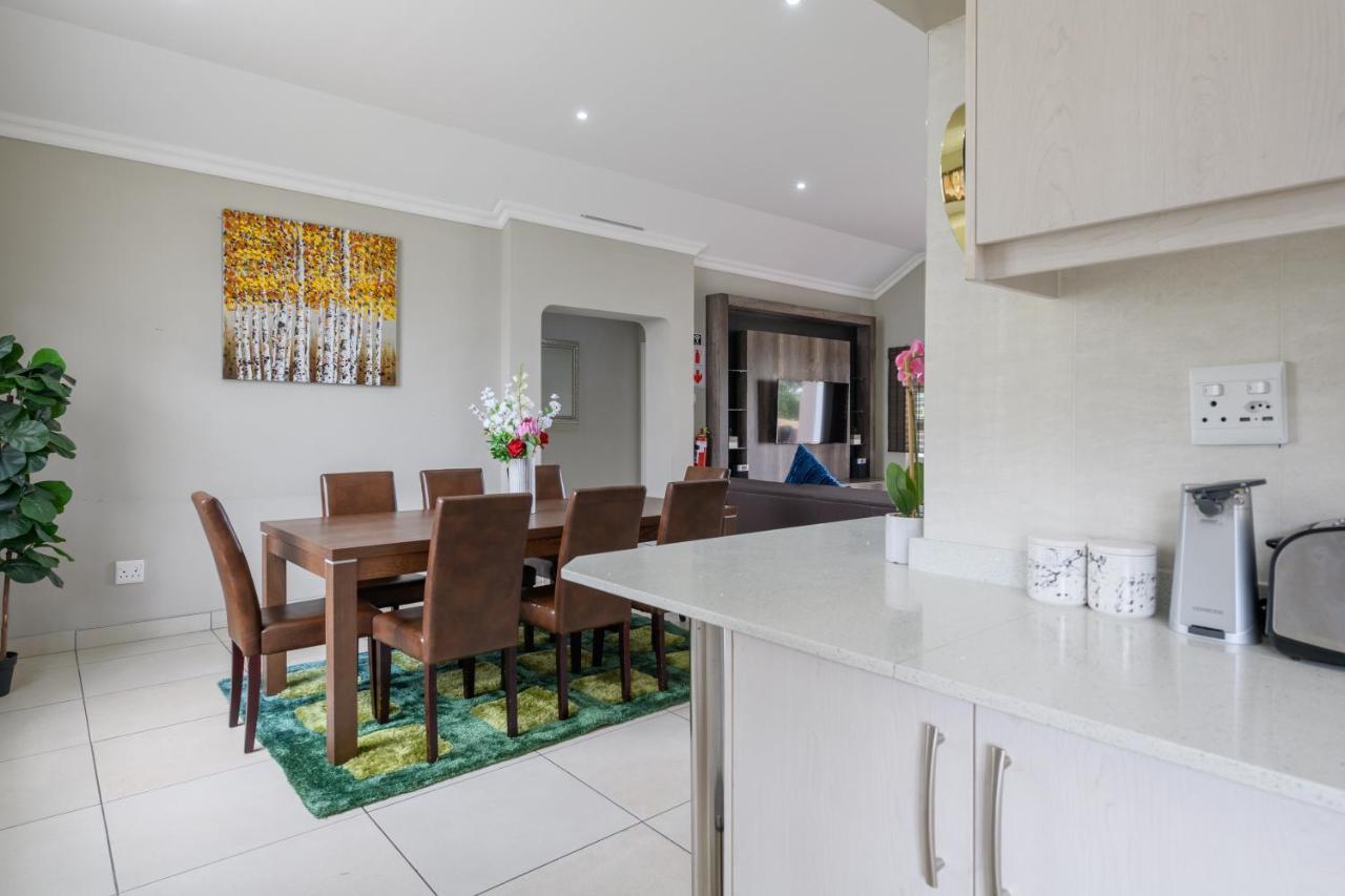 Villa Caylee Caribbean Estates - Ultra-Luxurious - Rimas Interiors Designs - Private Beachfront Escape - Premium Serviced For 8 Guests Port Edward Luaran gambar