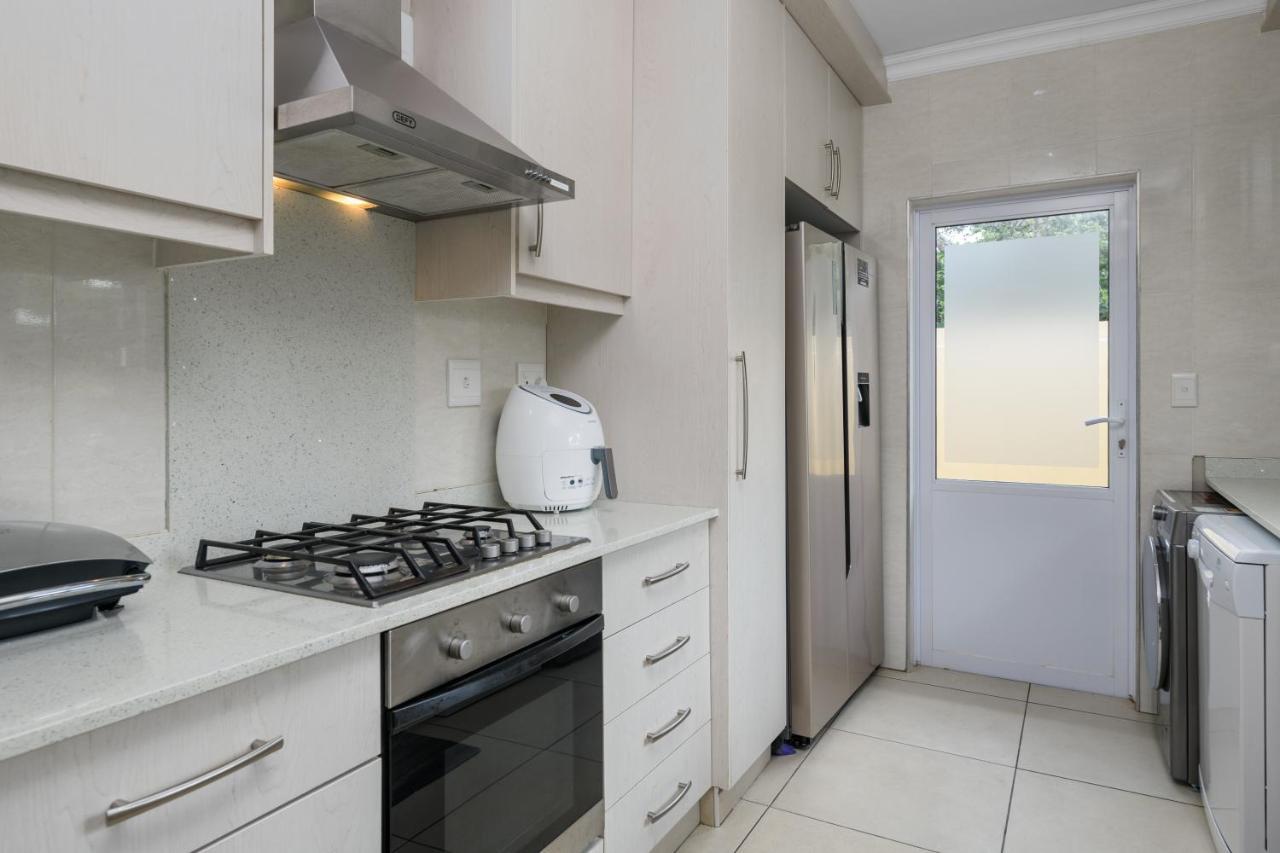 Villa Caylee Caribbean Estates - Ultra-Luxurious - Rimas Interiors Designs - Private Beachfront Escape - Premium Serviced For 8 Guests Port Edward Luaran gambar
