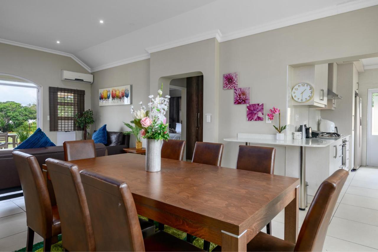 Villa Caylee Caribbean Estates - Ultra-Luxurious - Rimas Interiors Designs - Private Beachfront Escape - Premium Serviced For 8 Guests Port Edward Luaran gambar