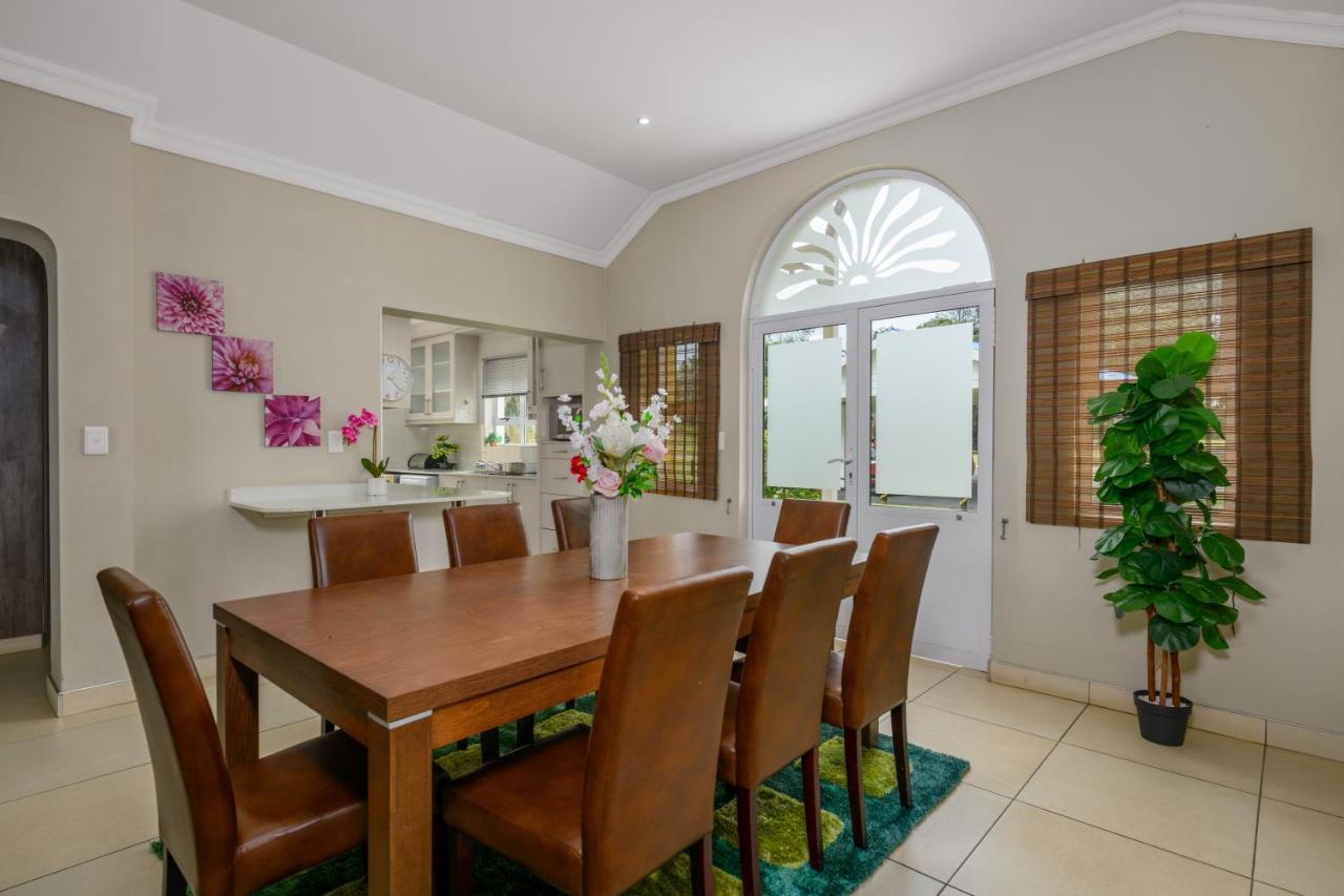 Villa Caylee Caribbean Estates - Ultra-Luxurious - Rimas Interiors Designs - Private Beachfront Escape - Premium Serviced For 8 Guests Port Edward Luaran gambar
