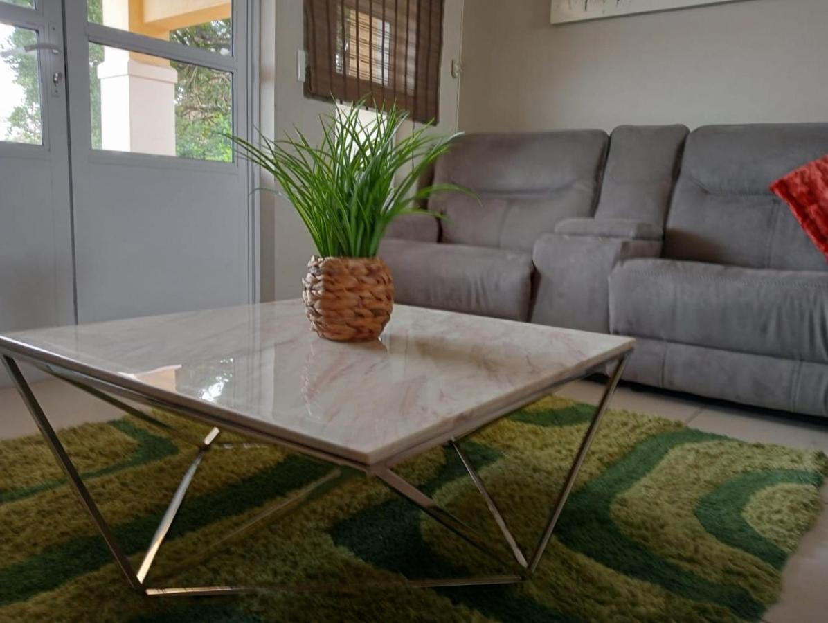 Villa Caylee Caribbean Estates - Ultra-Luxurious - Rimas Interiors Designs - Private Beachfront Escape - Premium Serviced For 8 Guests Port Edward Luaran gambar